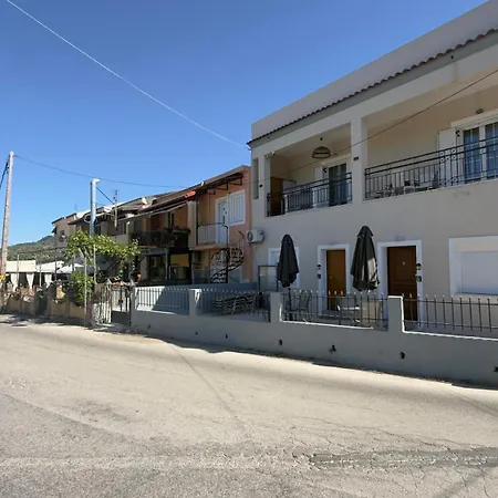 Le Due Terre Semesterbostad Kastellanoi (Parelioi, Corfu)